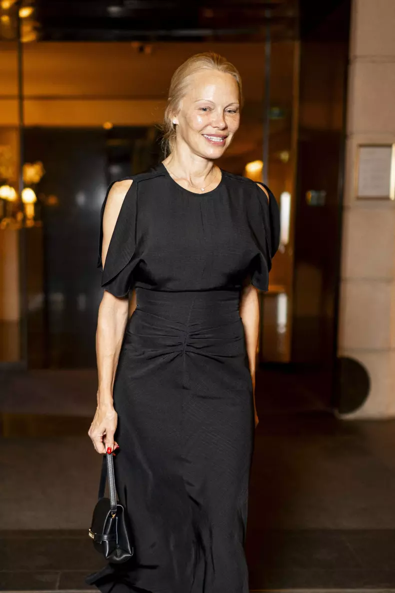 Pamela Anderson, o nouă apariție fără machiaj 