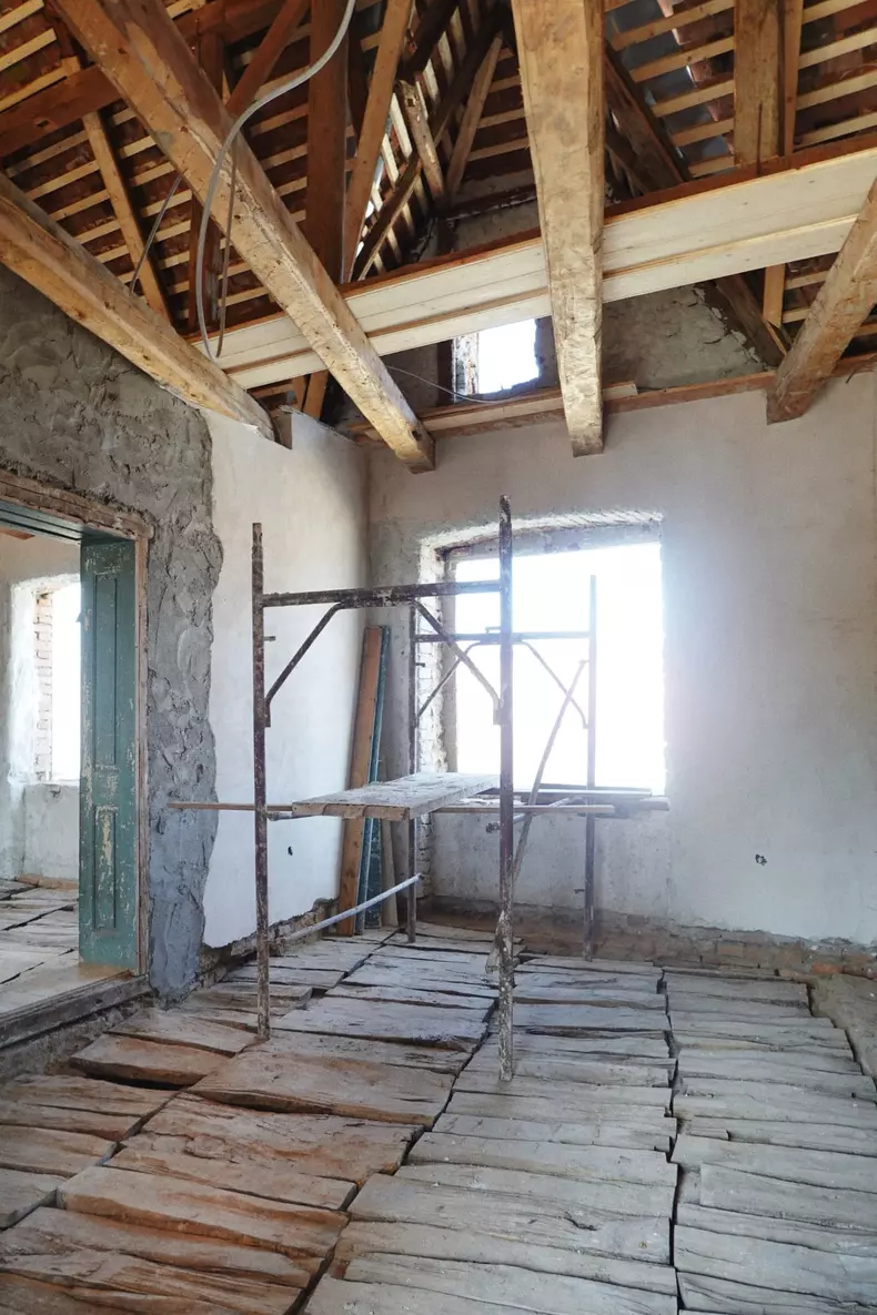 Imagini cu casa din Viscri a Danei Rogoz