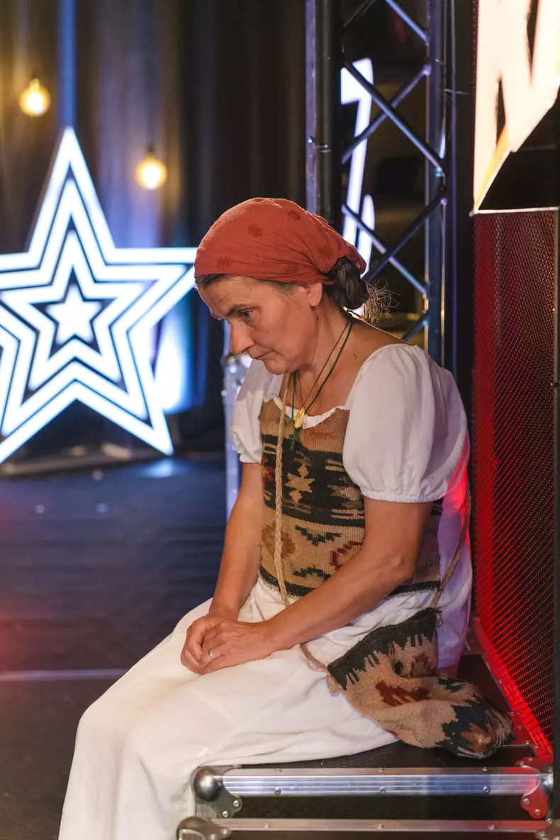 Carmen Teodoreanu - Romanii au talent (2)