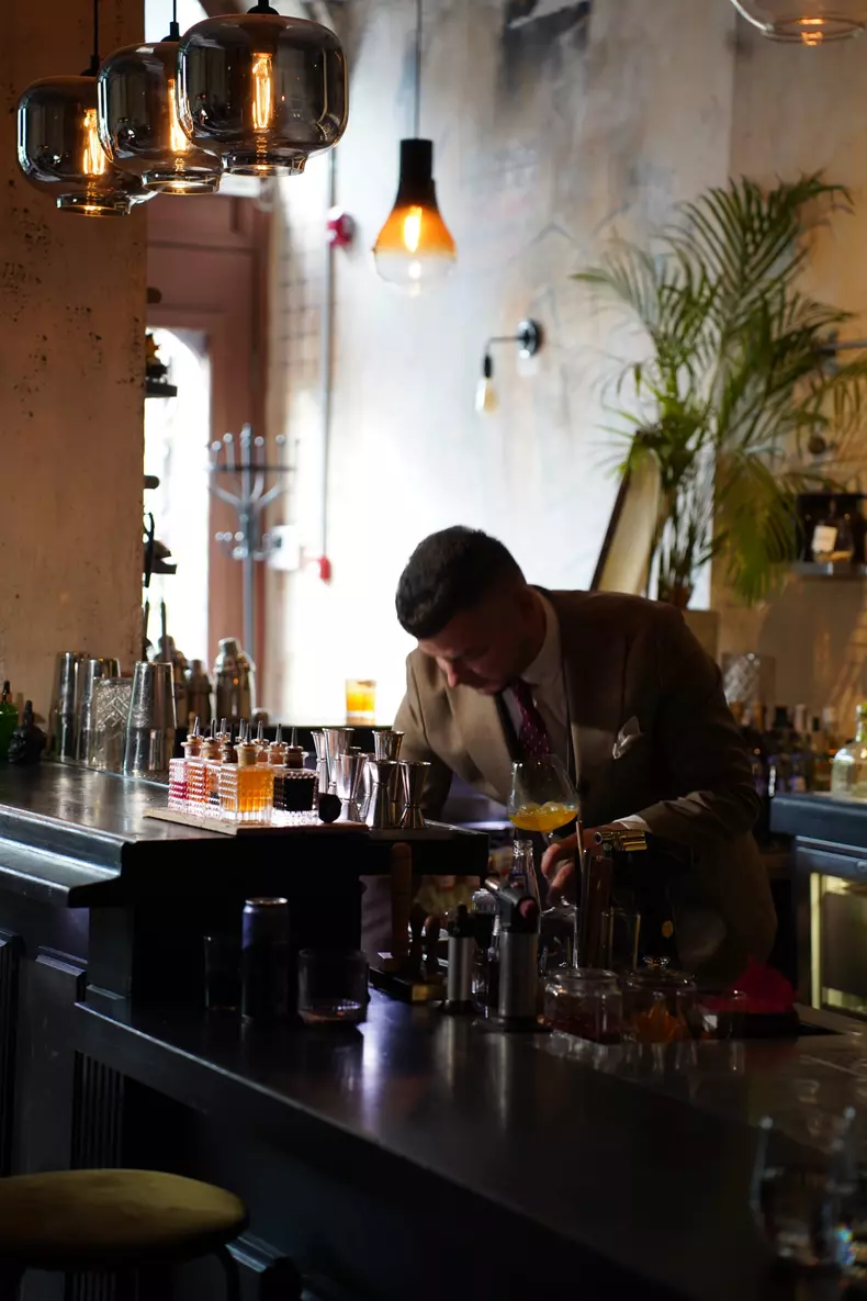 Valentin Luca a lansat cartea Signature cocktails (5)