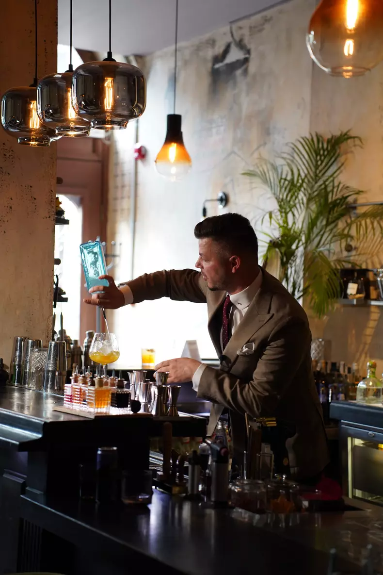 Valentin Luca a lansat cartea Signature cocktails (7)