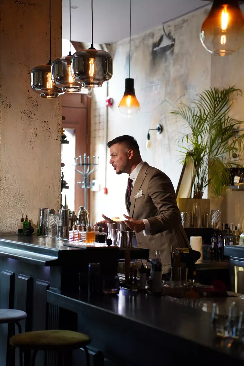 Valentin Luca a lansat cartea Signature cocktails (9)