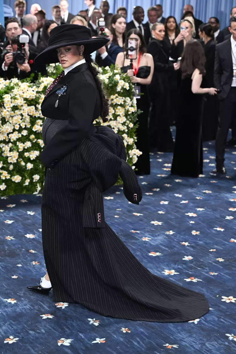 Rihanna, însărcinată pentru a treia oară 