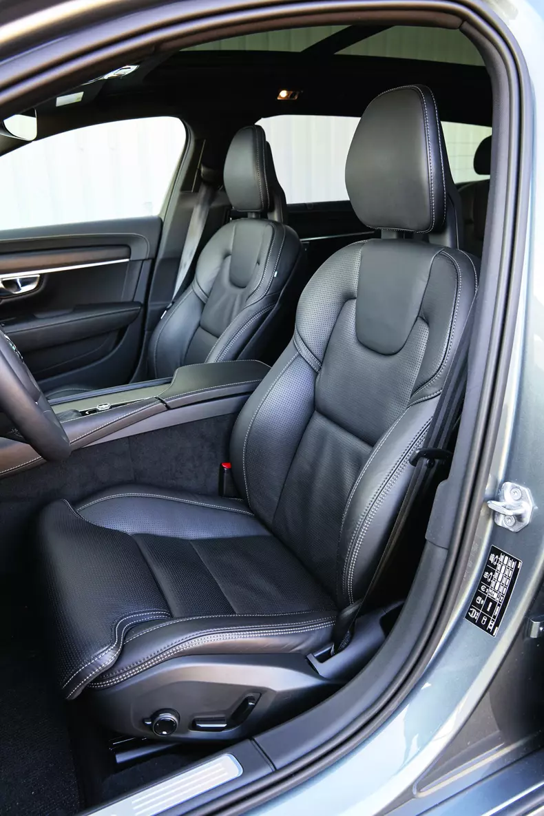 Volvo V90 Cross Country vs Mercedes Clasa E All-Terrain