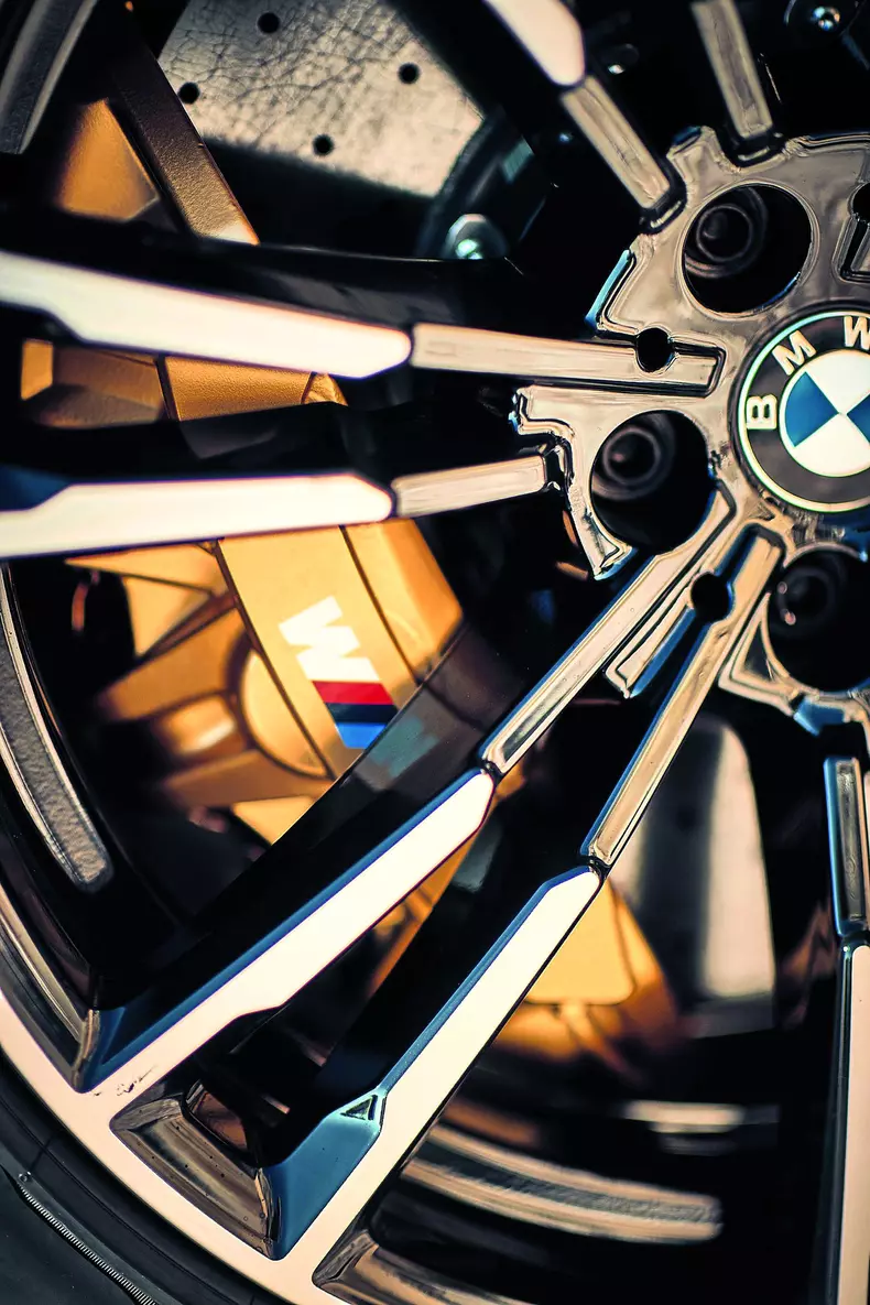 Fahrvergleich: BMW M5 und Mercedes AMG E63s
V8 Biturbo 4matic

FD-Kacher