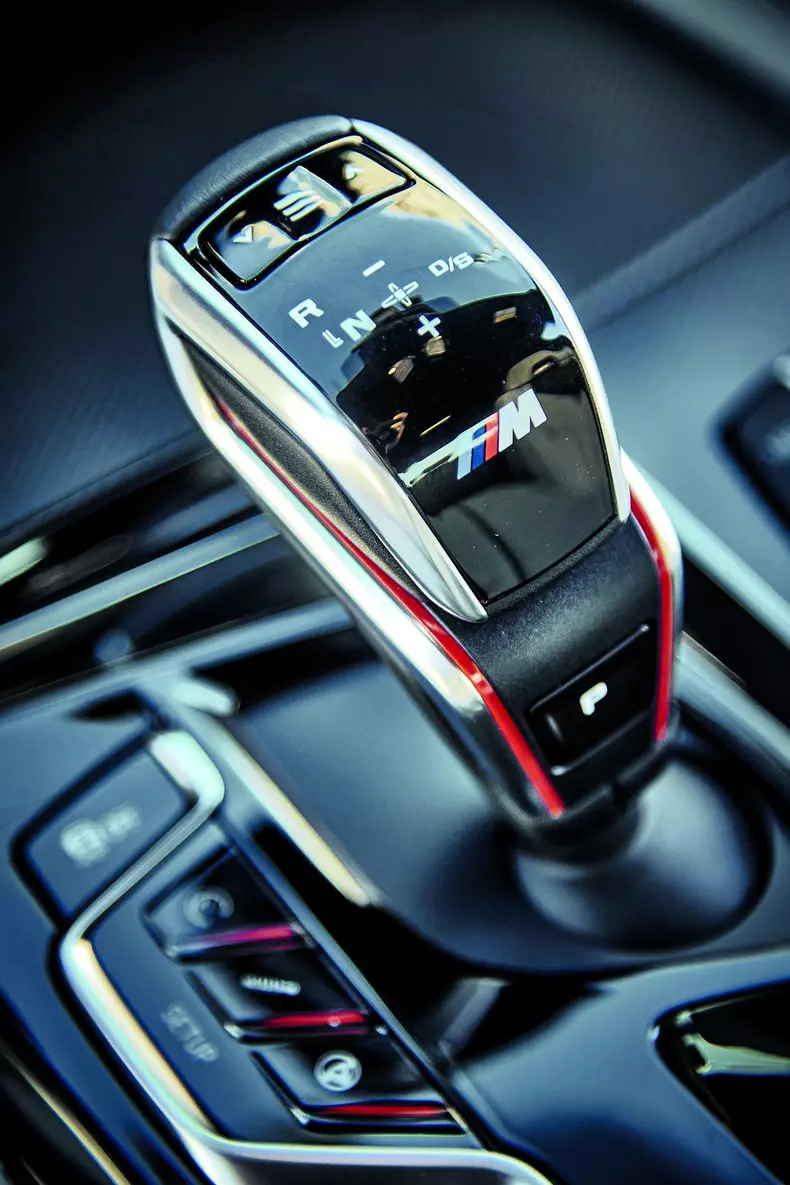 Fahrvergleich: BMW M5 und Mercedes AMG E63s
V8 Biturbo 4matic

FD-Kacher