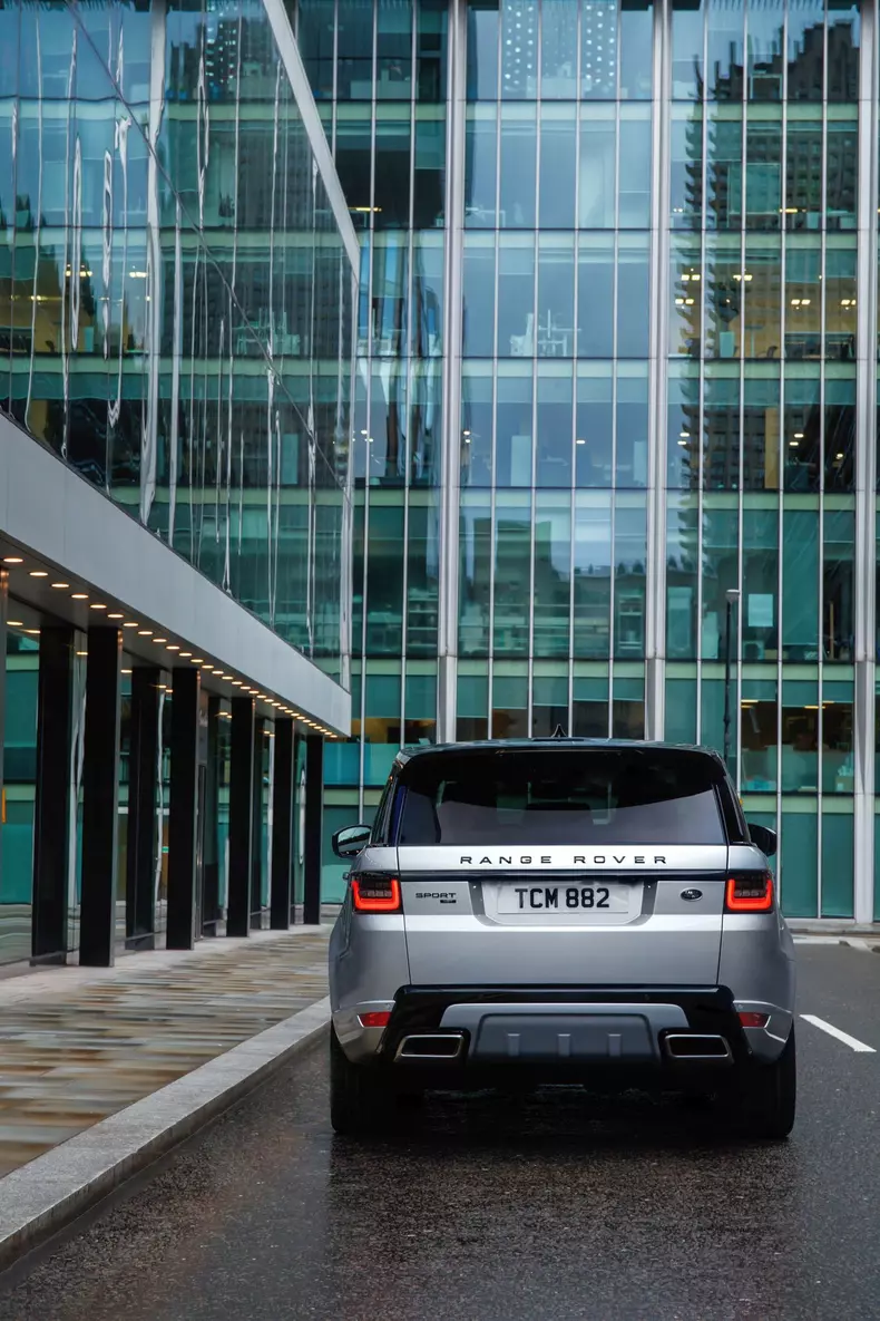 Range Rover Sport HST 19