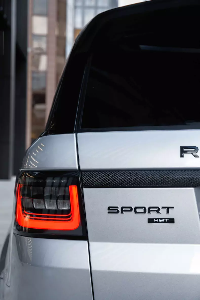 Range Rover Sport HST 32