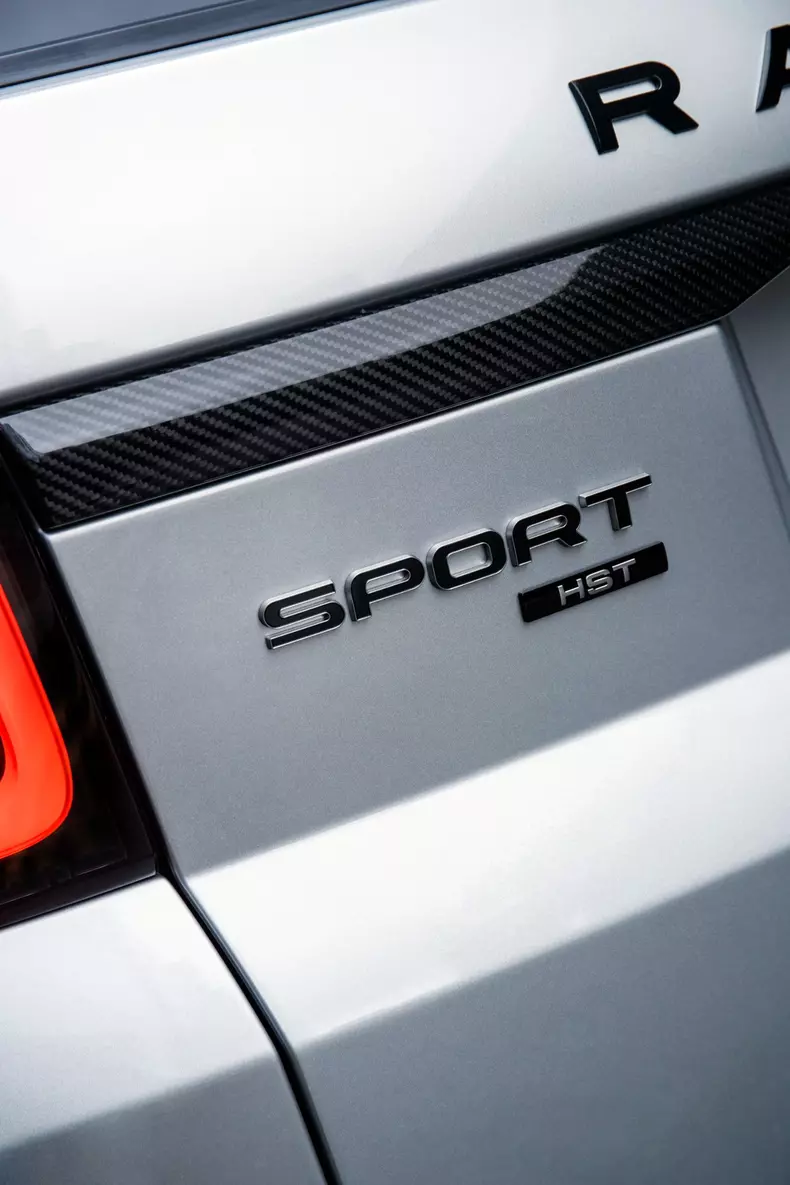 Range Rover Sport HST 36