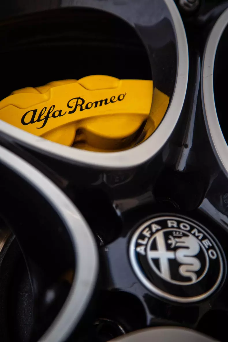 Alfa-Romeo-Giulia-1