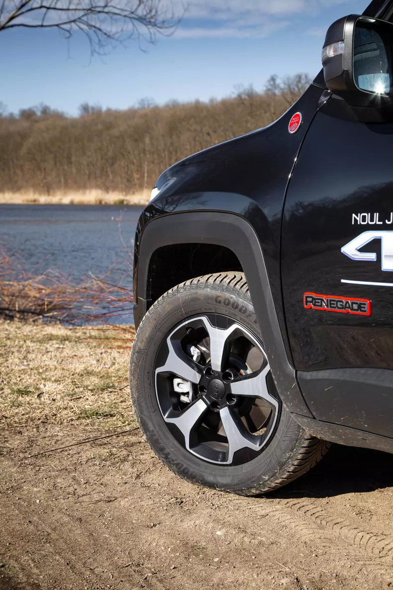 Jeep-Renegade-PHEV-16