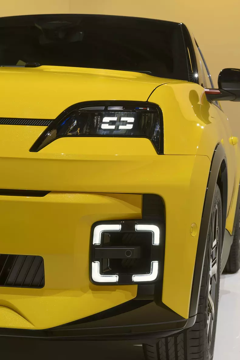 Renault R5 – Iconic Jaune