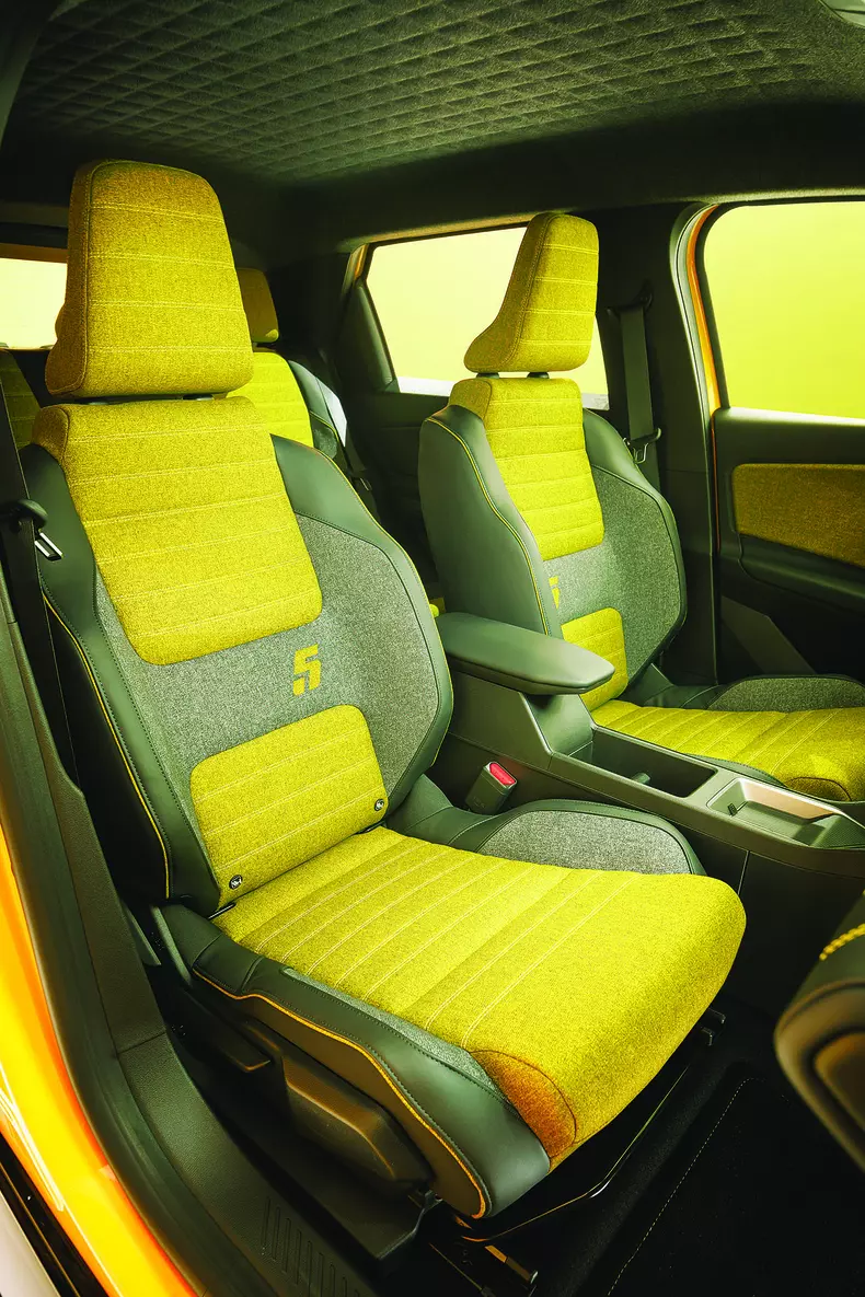 Renault R5 – Iconic Jaune