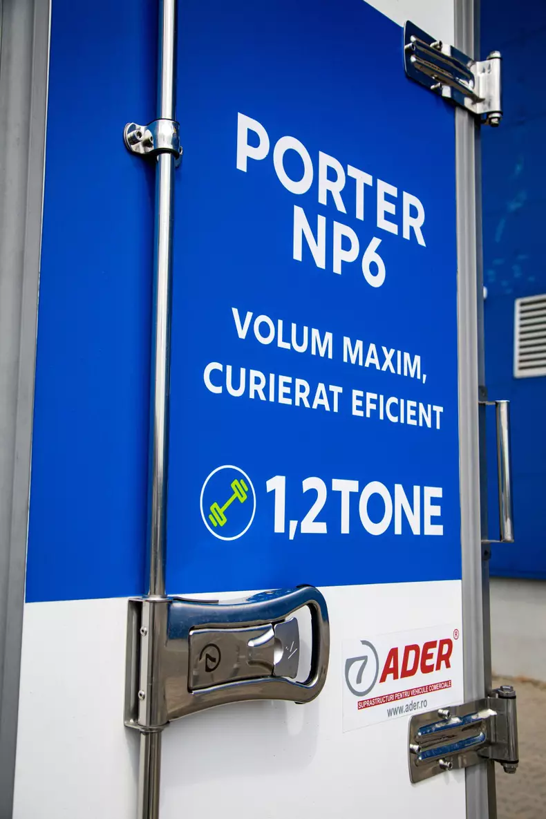 Piaggio Porter NP6 low res 010