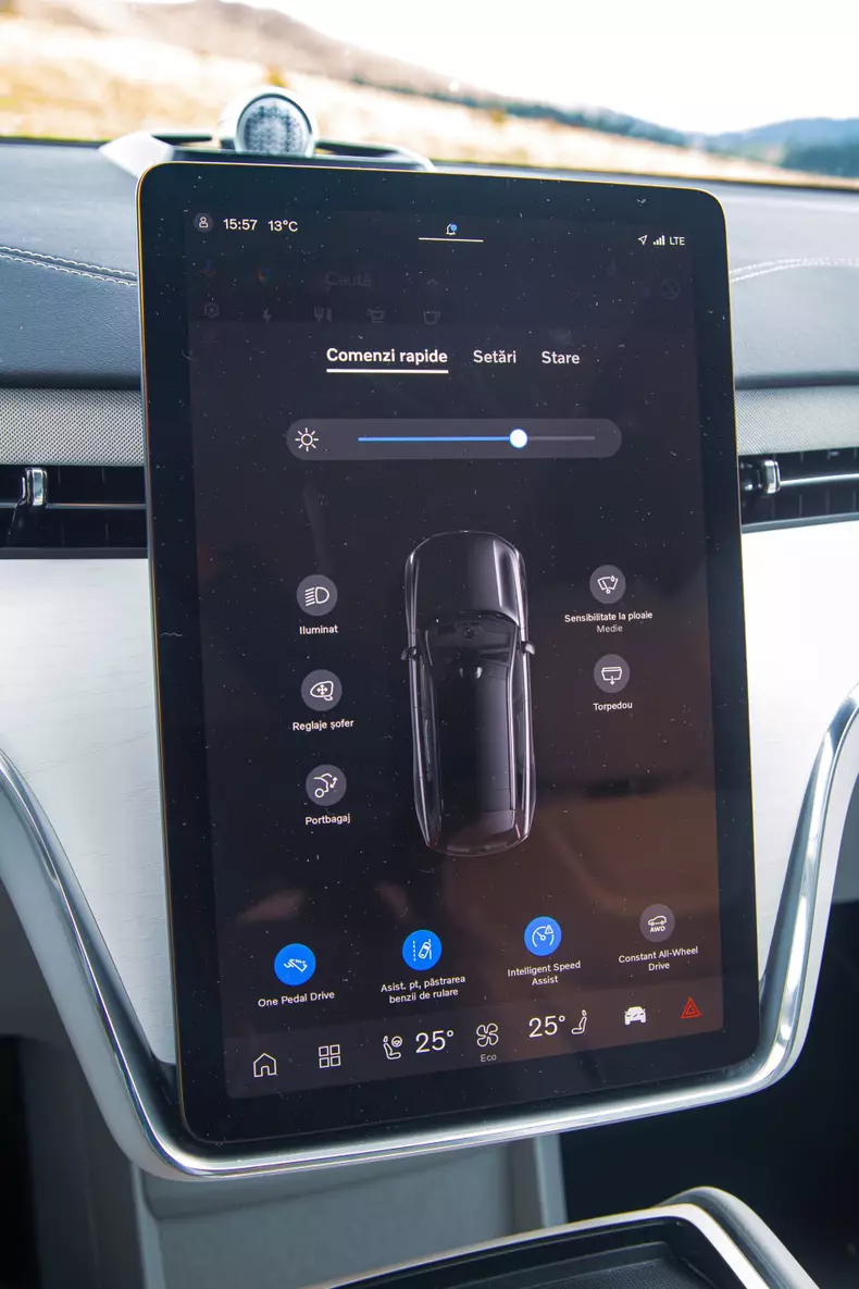 Volvo EX90 low res 056