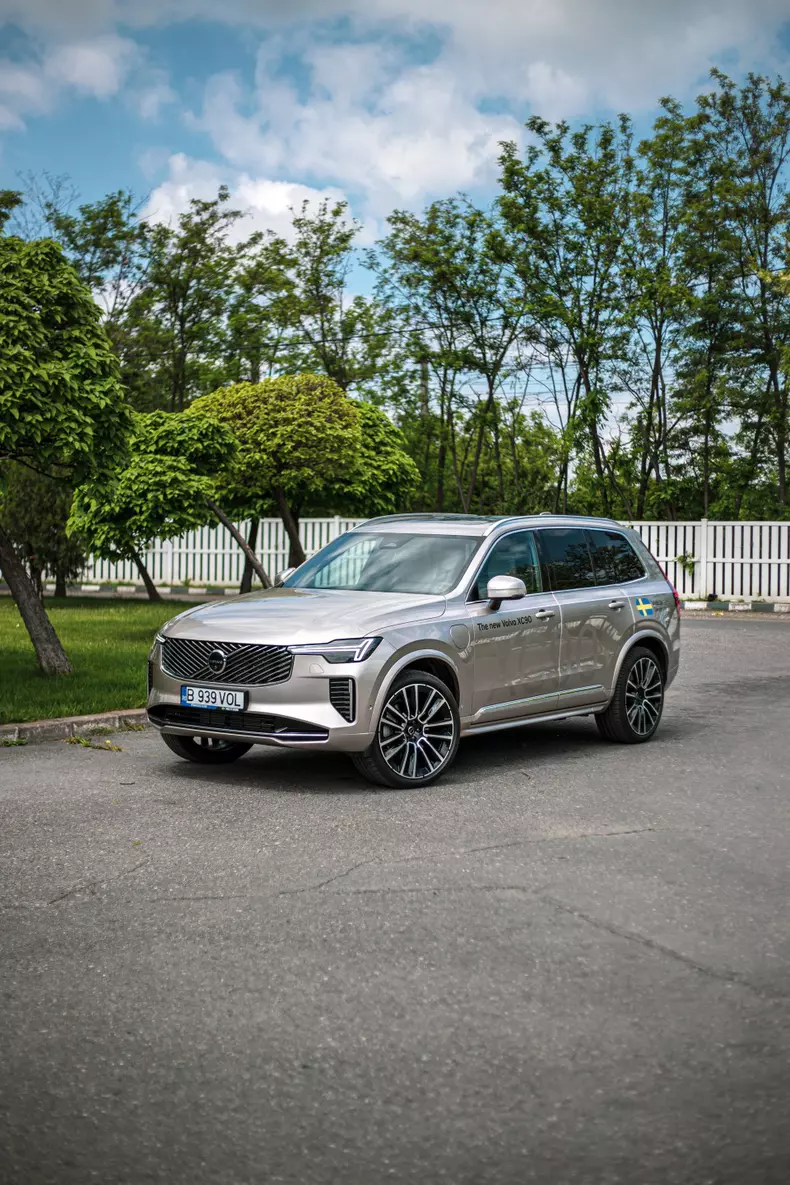 Volvo XC90 low res 023