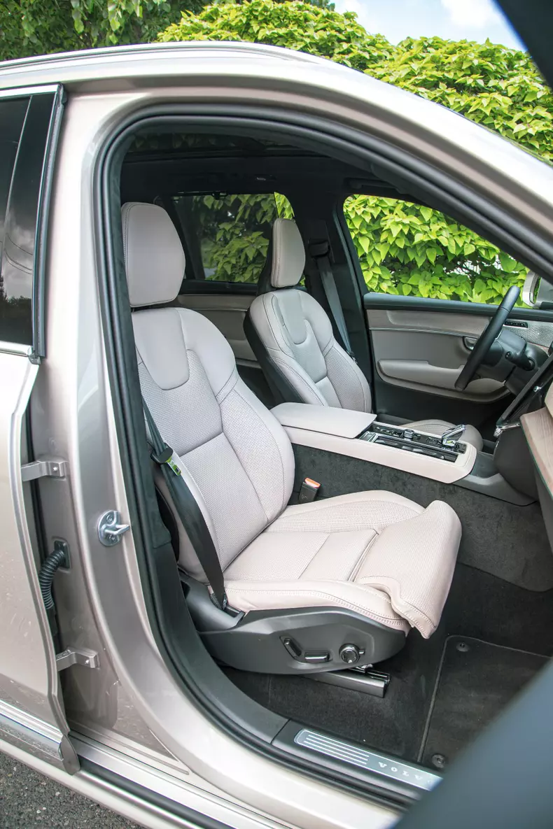 Volvo XC90 low res 035