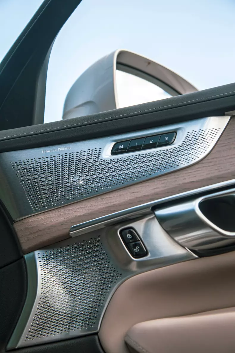 Volvo XC90 low res 037