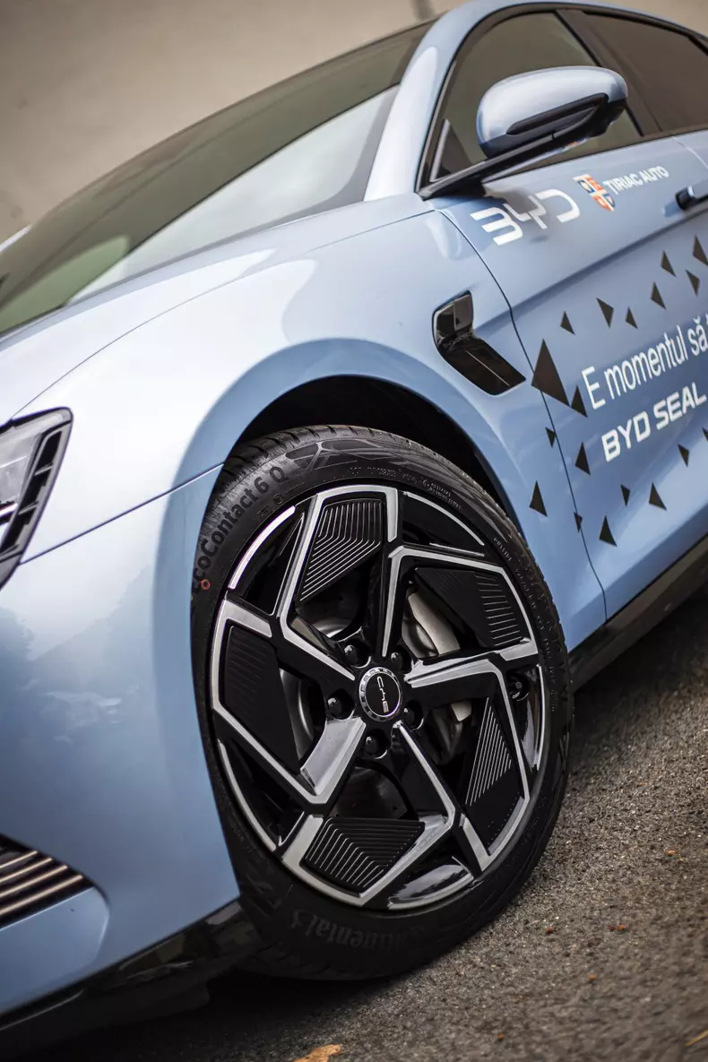 BYD Seal 008