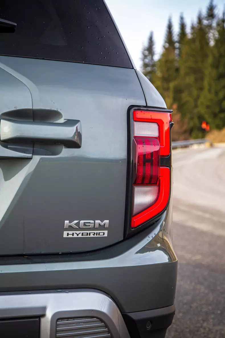 KGM Torres Hybrid low res 013