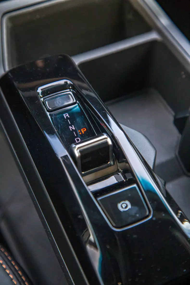 KGM Torres Hybrid low res 041