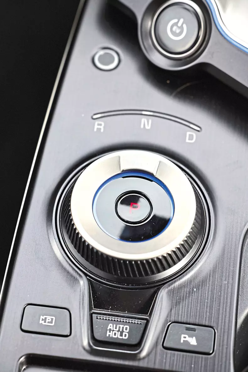 VT Cupra Tavascan Kia EV6 Xpeng G9