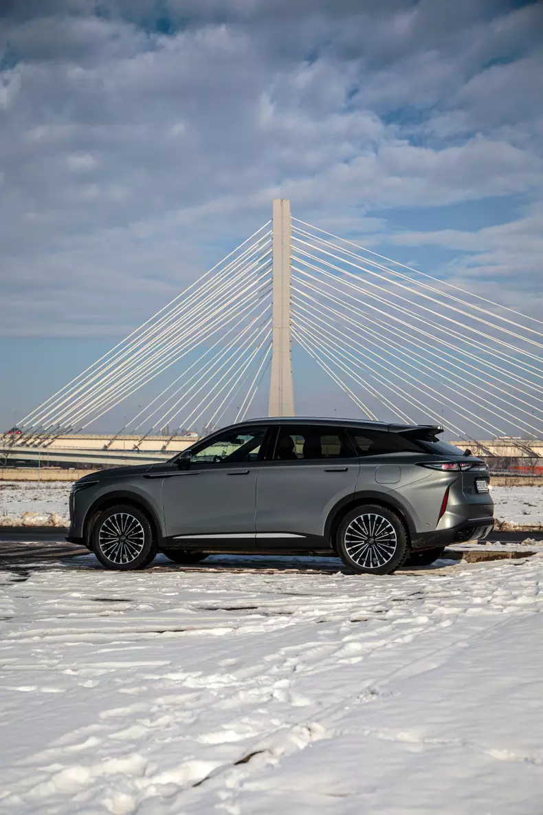 Omoda 9 SHS low res 003