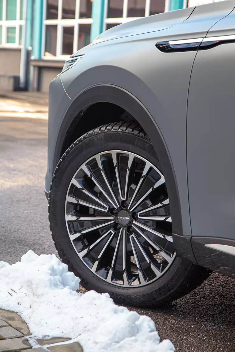 Omoda 9 SHS low res 030