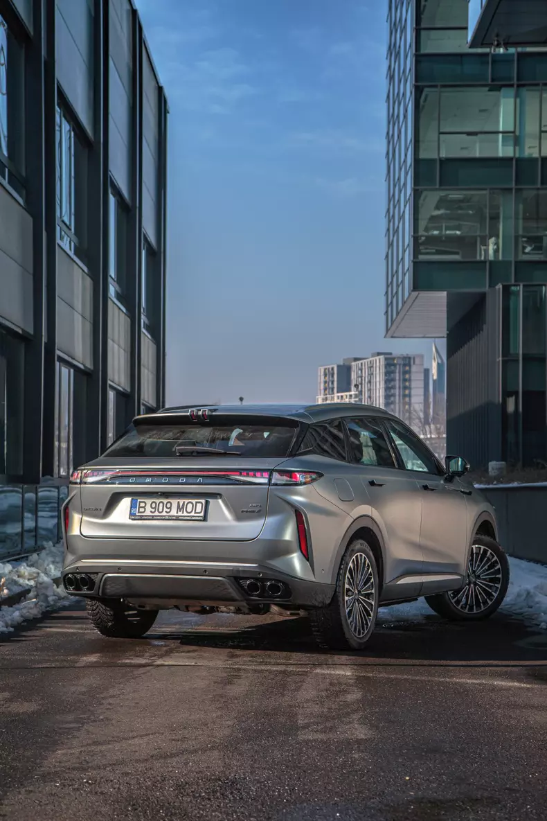 Omoda 9 SHS low res 061