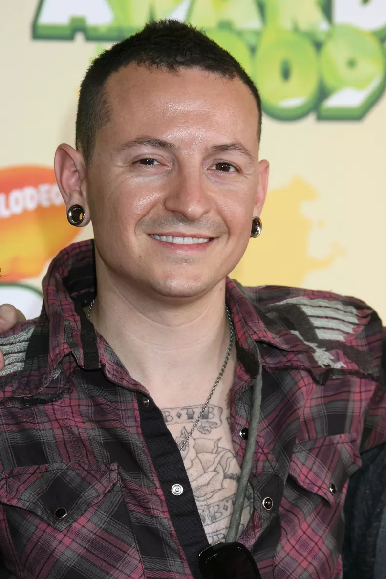 Solistul trupei Linkin Park, Chester Bennington, s-a sinucis