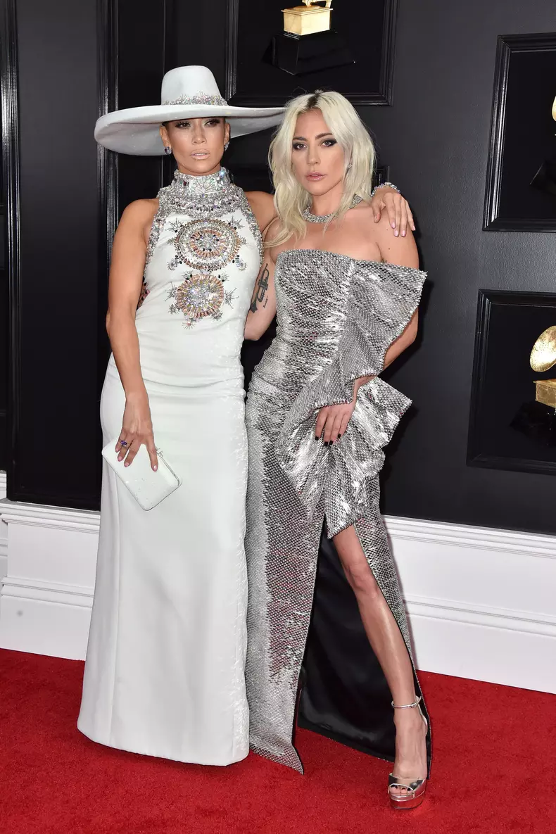 Cum s-au îmbrăcat vedetele la Premiile Grammy 2019