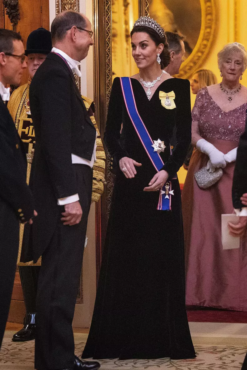 Kate Middleton exemplu de eleganță