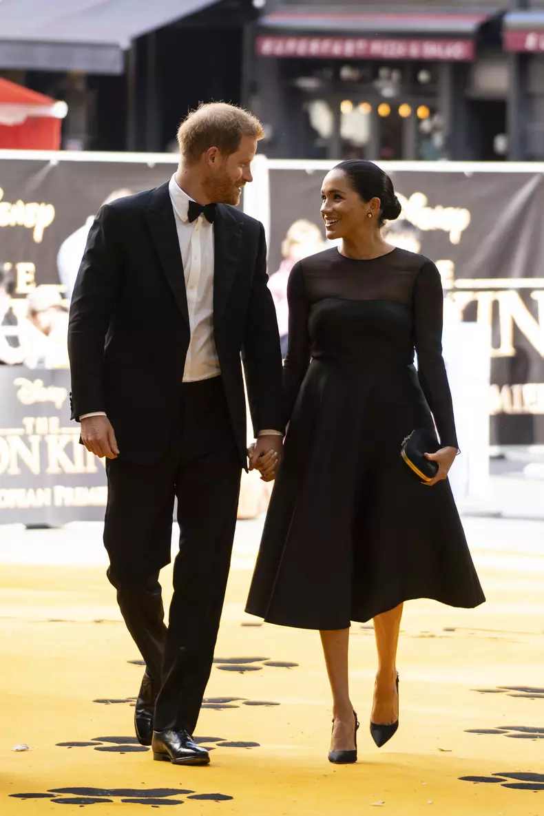 Meghan Markle și prințul Harry, la premiera filmului Lion King din Londra