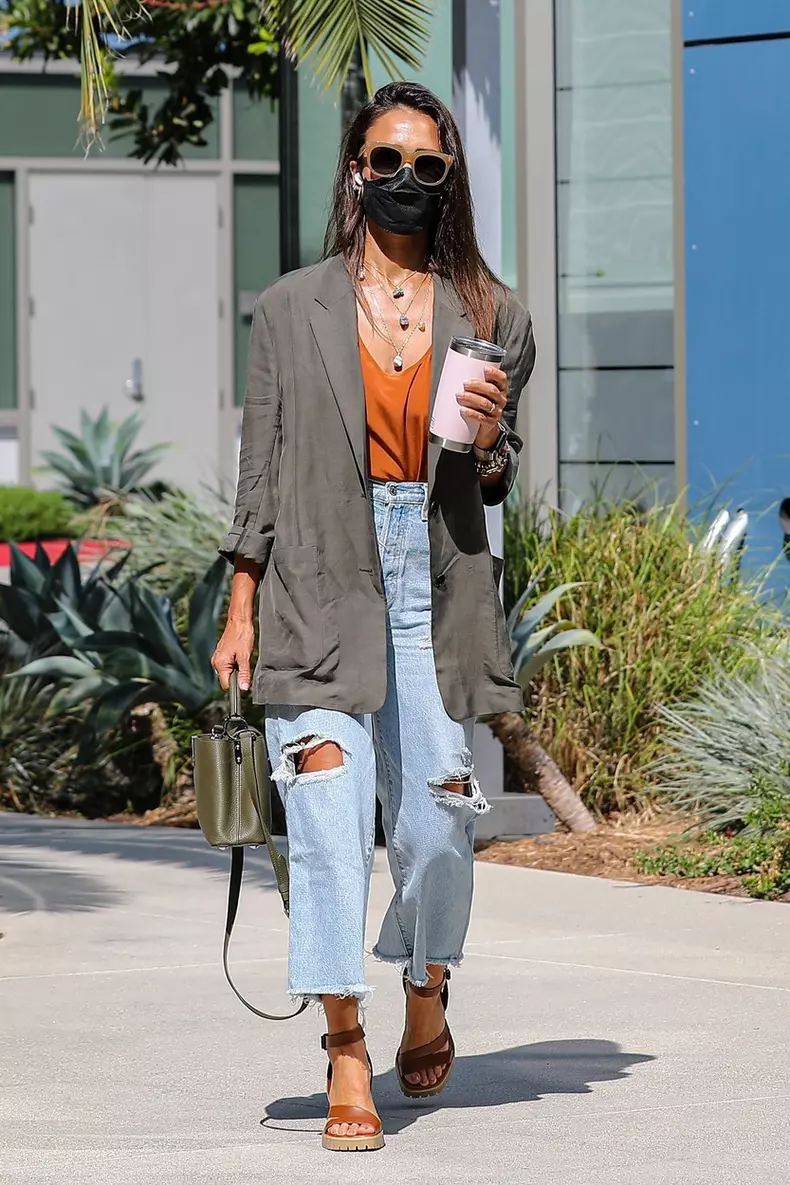 *EXCLUSIVE* Jessica Alba looks tan after a recent trip to Mexico!