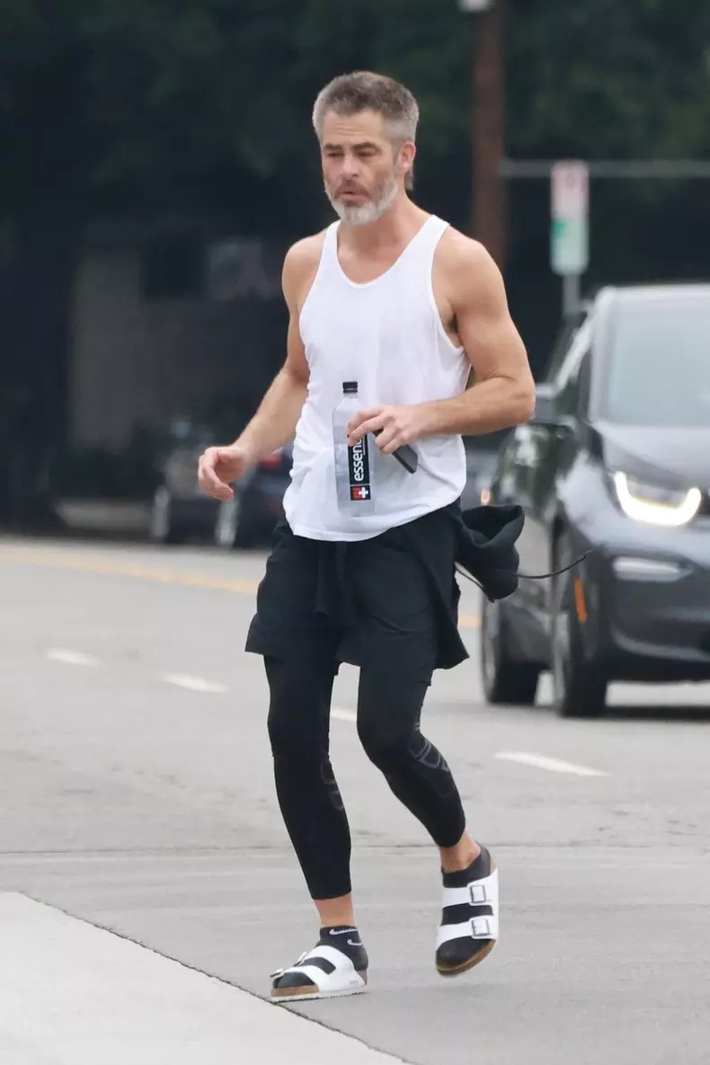 *EXCLUSIVE* Chris Pine shows off impressively toned arms in Los Feliz after morning yoga session