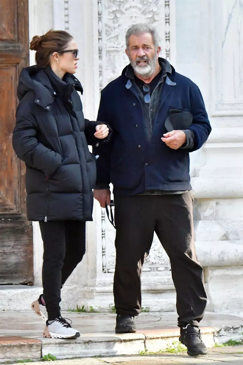 *EXCLUSIVE* WEB MUST CALL FOR PRICING  - 66-year-old American actor Mel Gibson pictured spending some quality time with his 32-year-old girlfriend Rosalind Ross and their child in Venice.