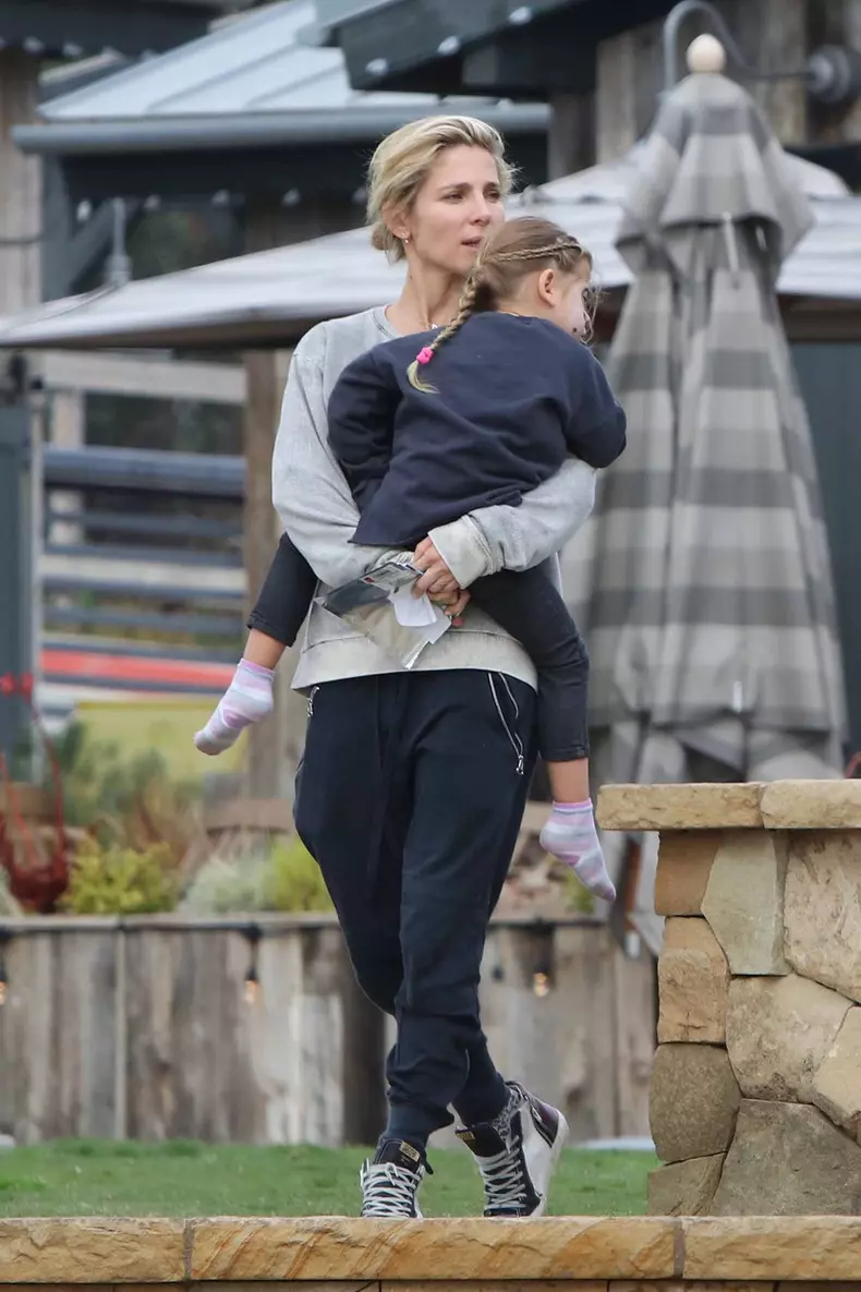 *EXCLUSIVE* Elsa Pataki enjoys a lunch out at Le Village Cafe with her kids Elsa Pataki, India Rose Hemsworth