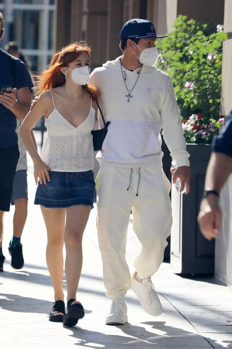 *EXCLUSIVE* Mark Wahlberg goes shopping with his 17-year-old daughter Ella Rae Wahlberg