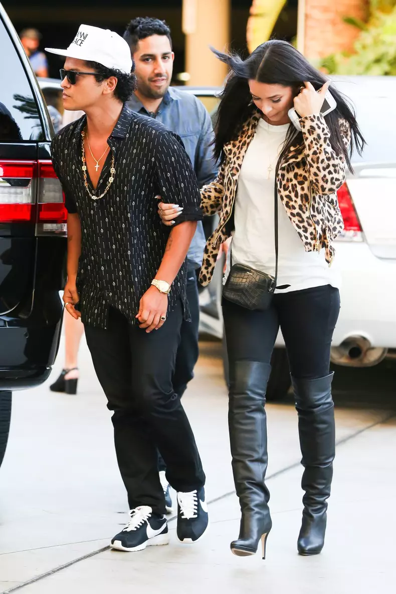 Bruno Mars and girlfriend Jessica Caban have a date night at the Adele concert Bruno Mars, Jessica Caban