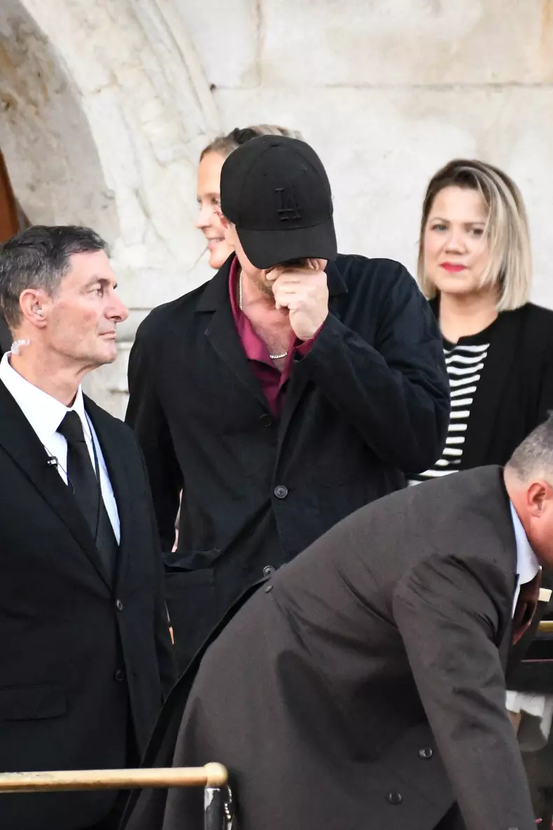 Leonardo Di Caprio   Leaves The Hotel To Attend The Final Celebration Of The Bezos Wedding - Venice