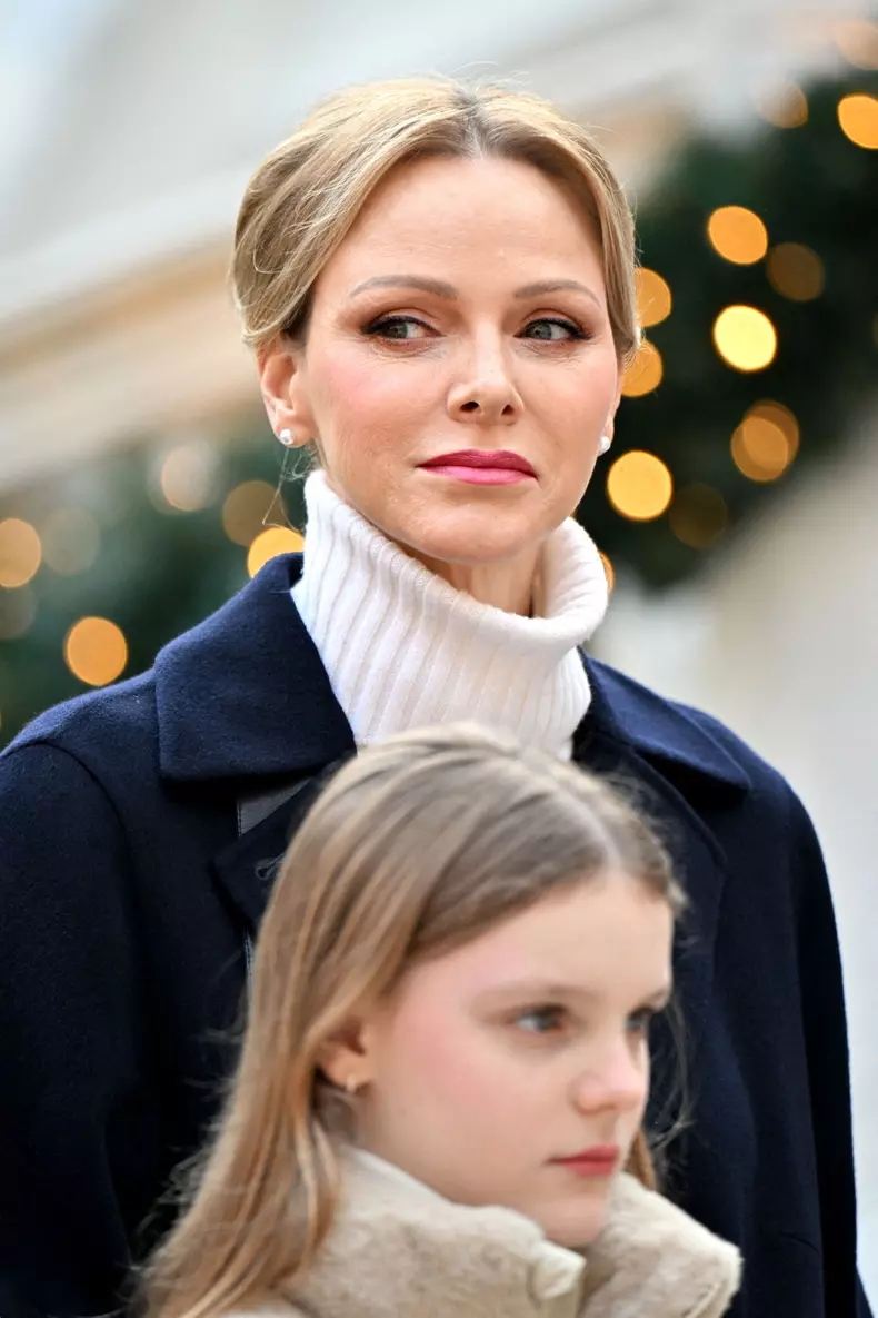 NO TABLOIDS - Prince Albert II And Princess Charlene Host Christmas Tree At Palace - Monaco