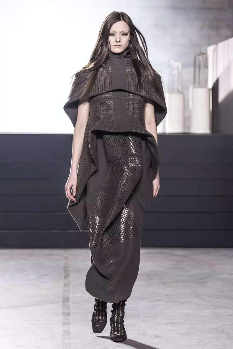 Rick Owens Ready to Wear Fall Winter 2015 fashion show in Paris
