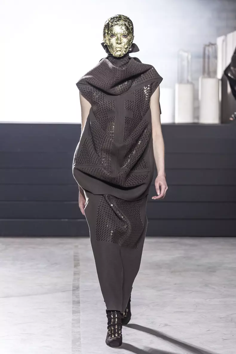 Rick Owens Ready to Wear Fall Winter 2015 fashion show in Paris
