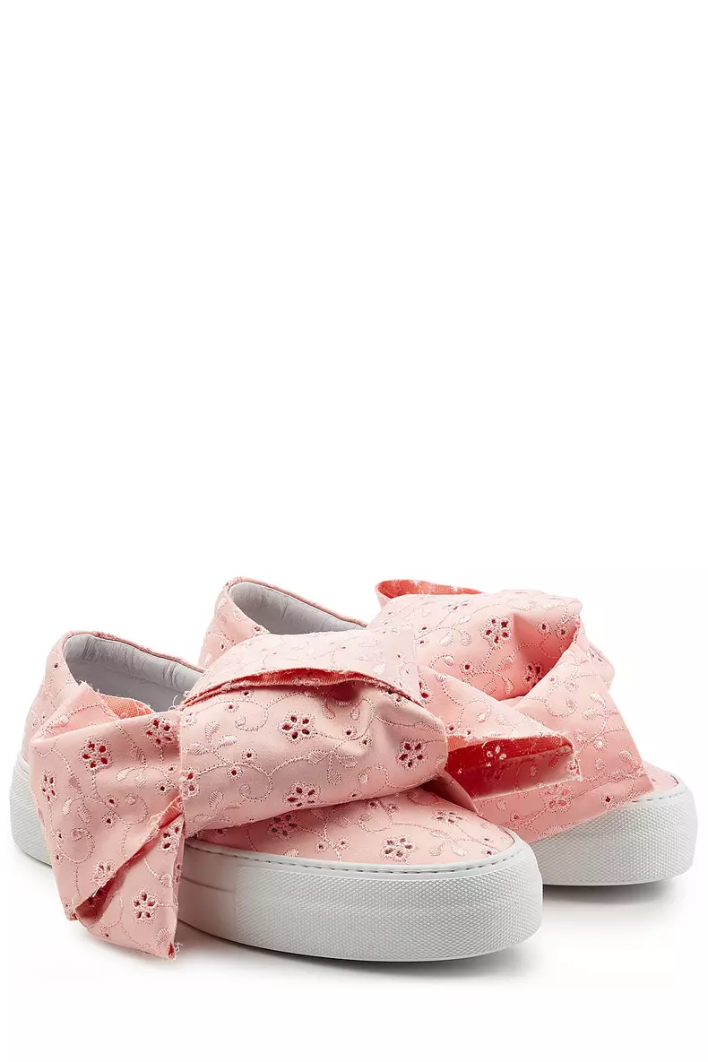 7.	Tenisi din panza, Joshua Sanders, 1.611 lei, www.stylebop.com
