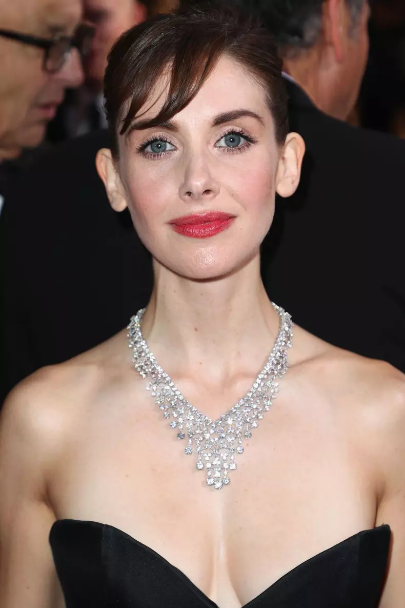 Alison Brie (bijuterii Bulgari)