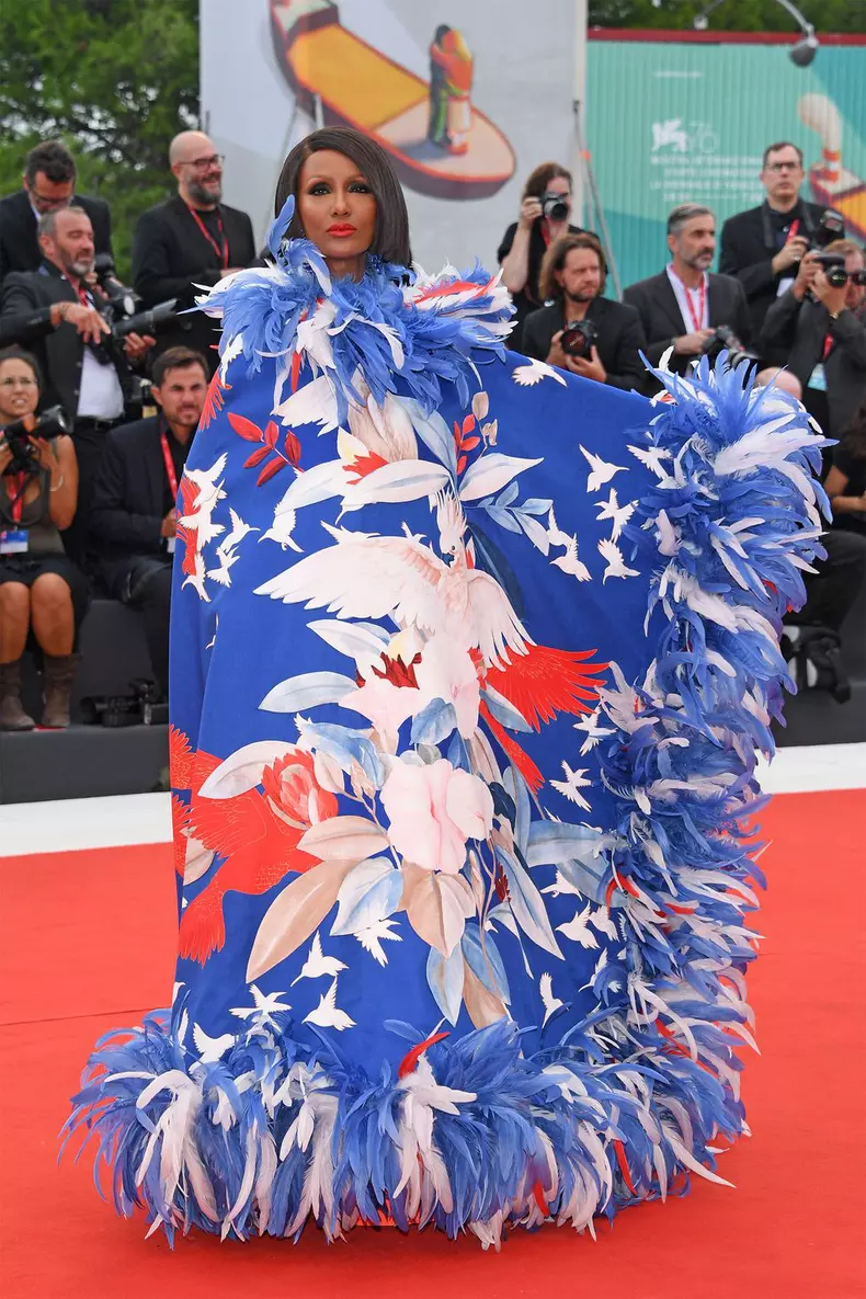 Iman într-o ținută Valentino Couture