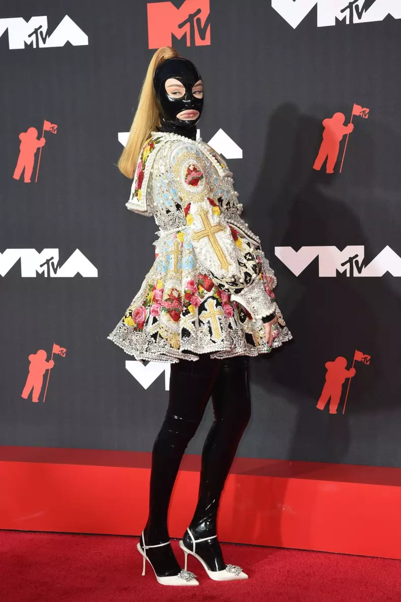 13. Kim Petras în Richard Quinn