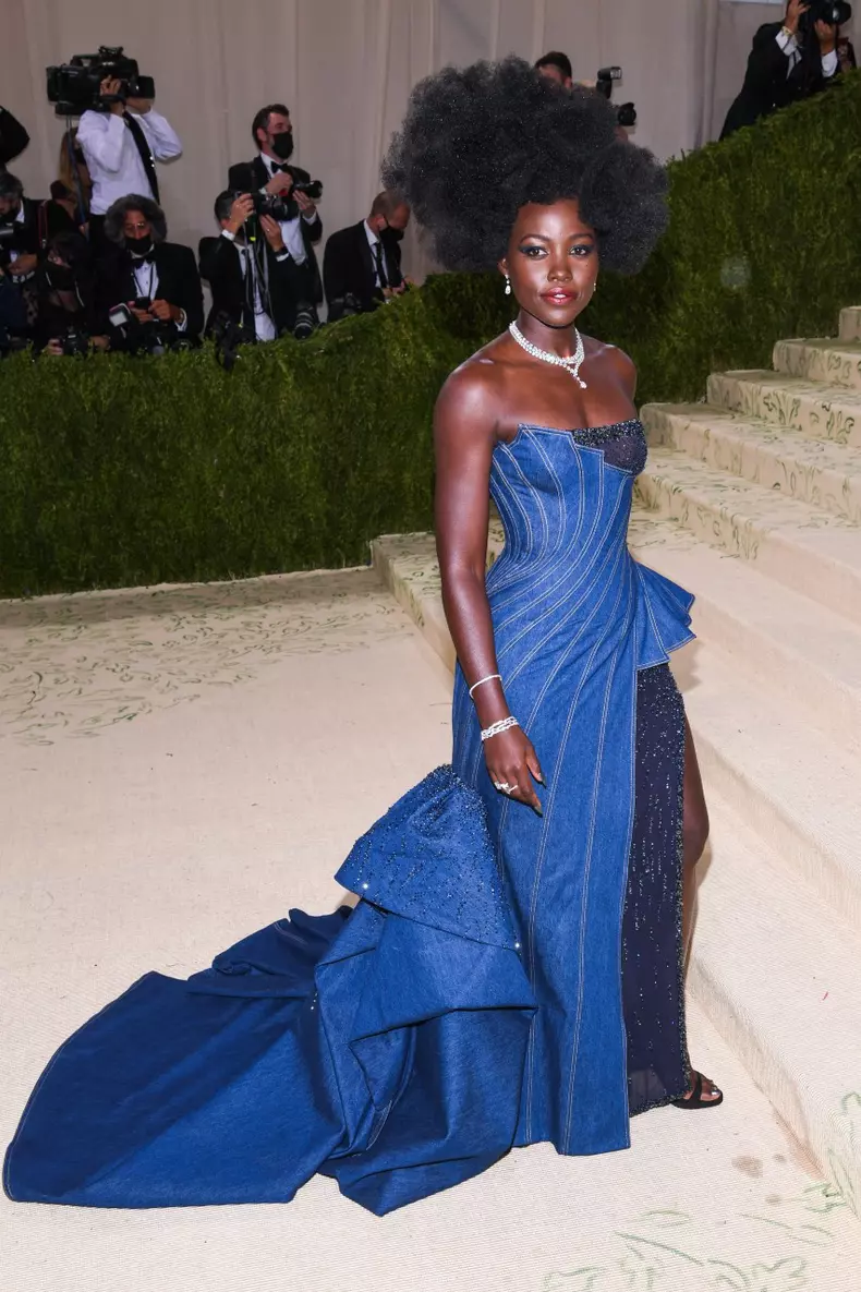Lupita Nyong O în Versace