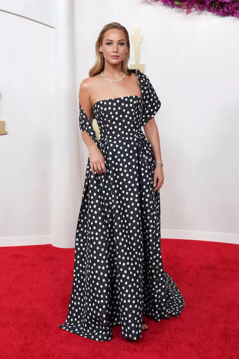 Jennifer Lawrence în Dior