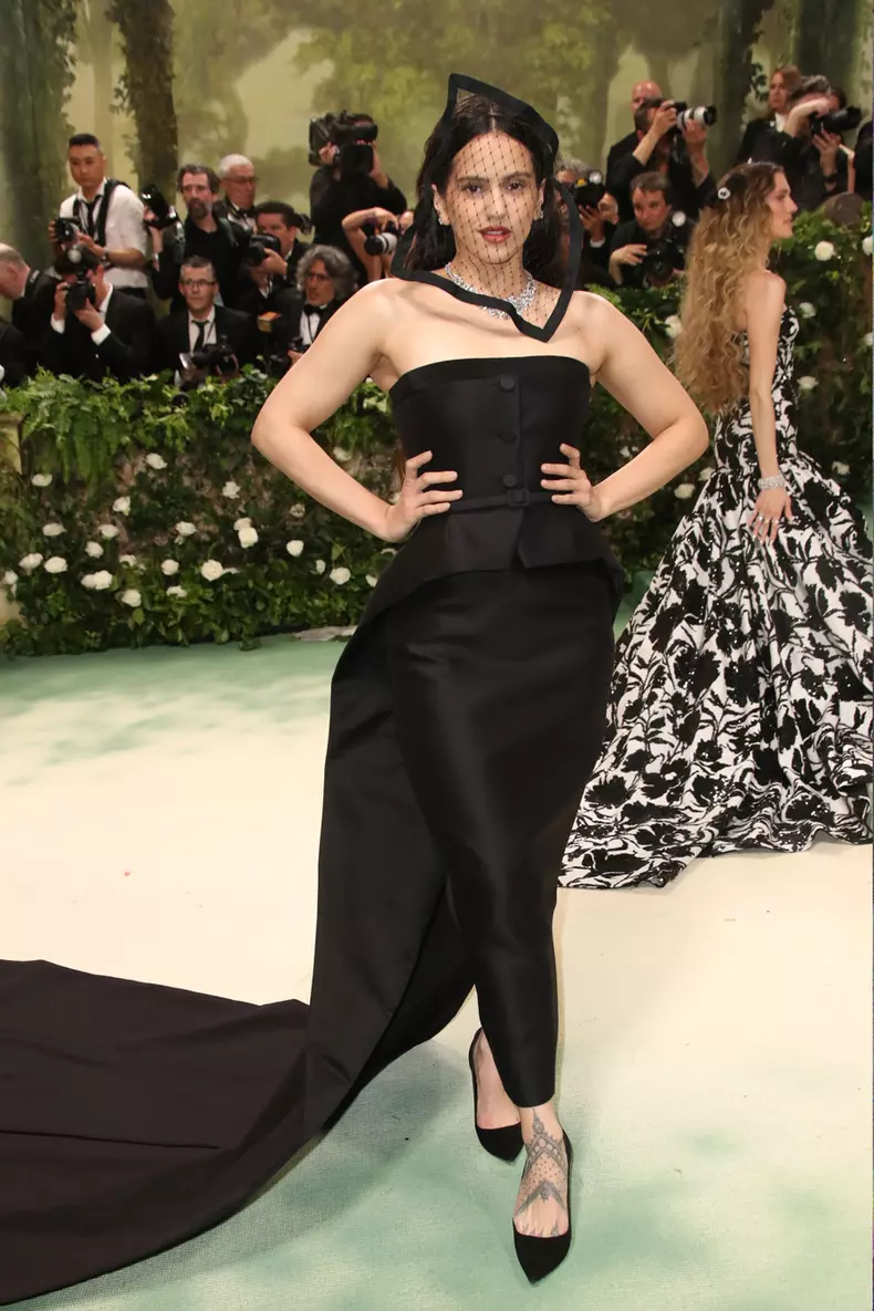Rosalia în Dior Couture